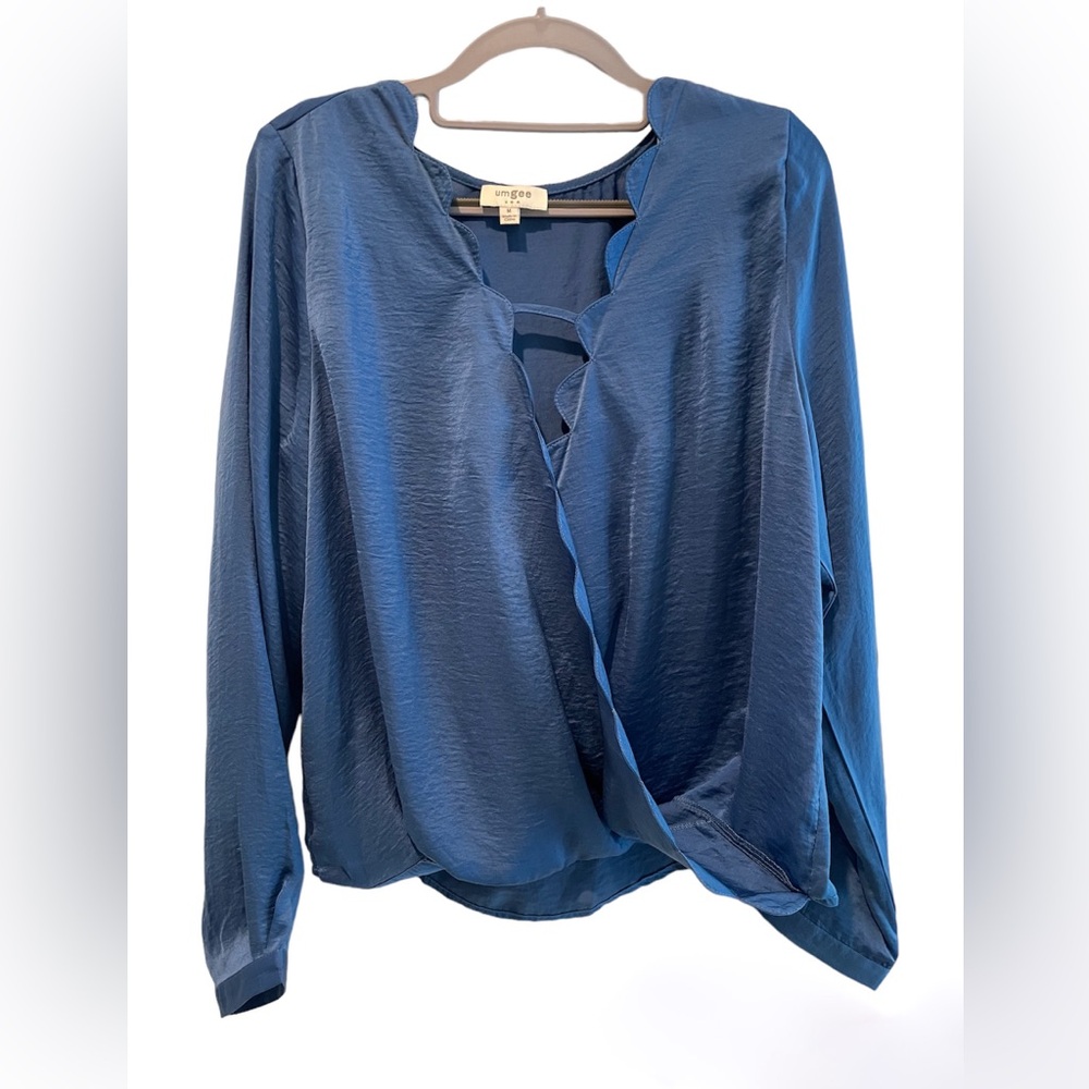 Umgee V-Neck Scalloped Blouse Long Sleeve Wrap Blue Size Medium